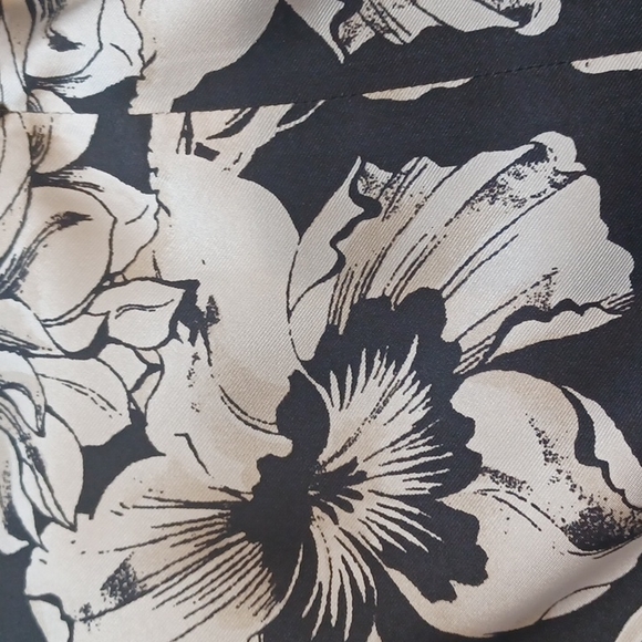 Gorgeous White House Black Market Silky Strapless Floral Dress - Picture 10 of 10